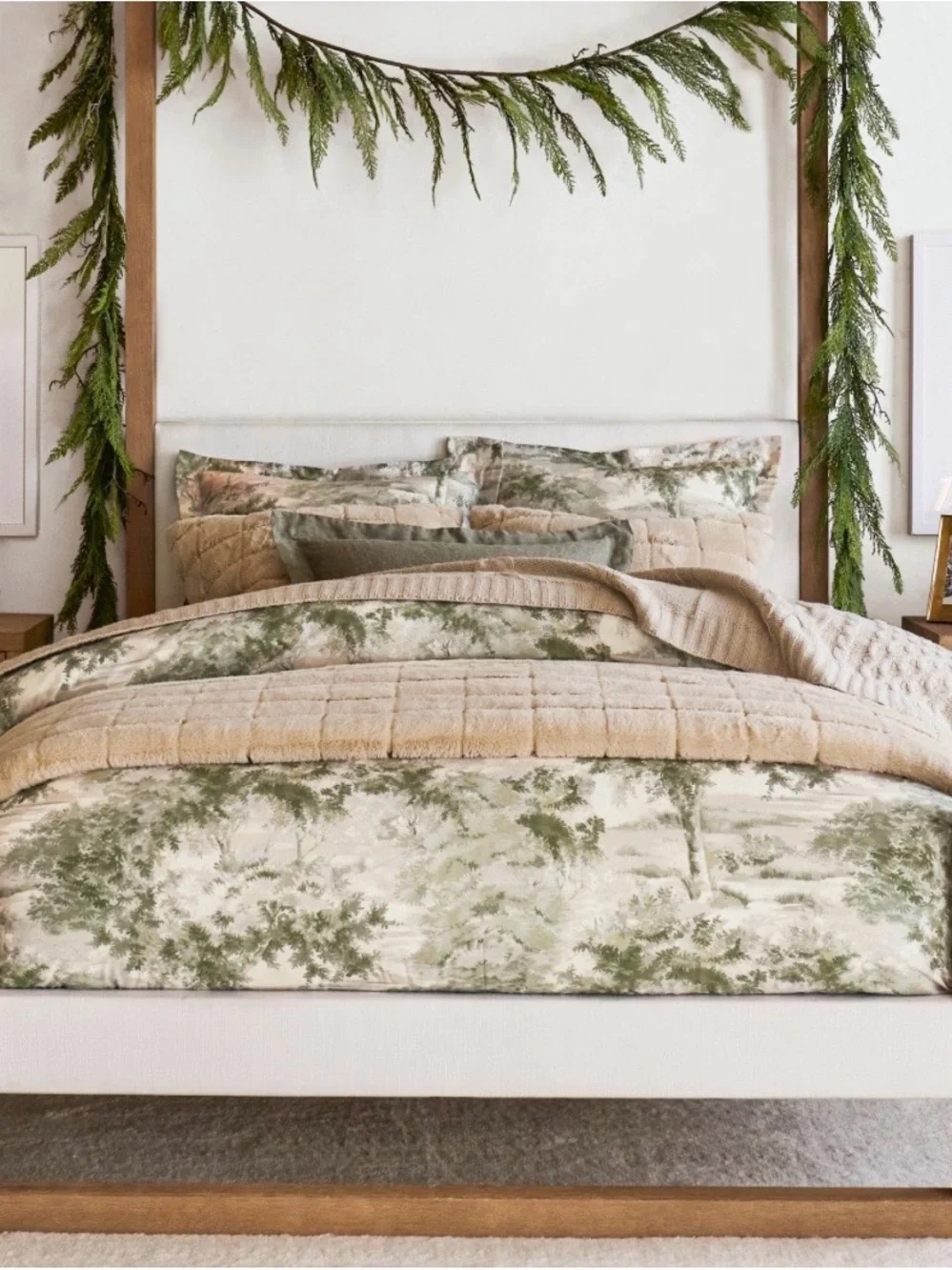 Pottery Barn Green and Beige Botanical Duvet Cover